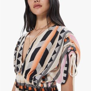 Devotion Twins
Astakida Blouse Ikat Style